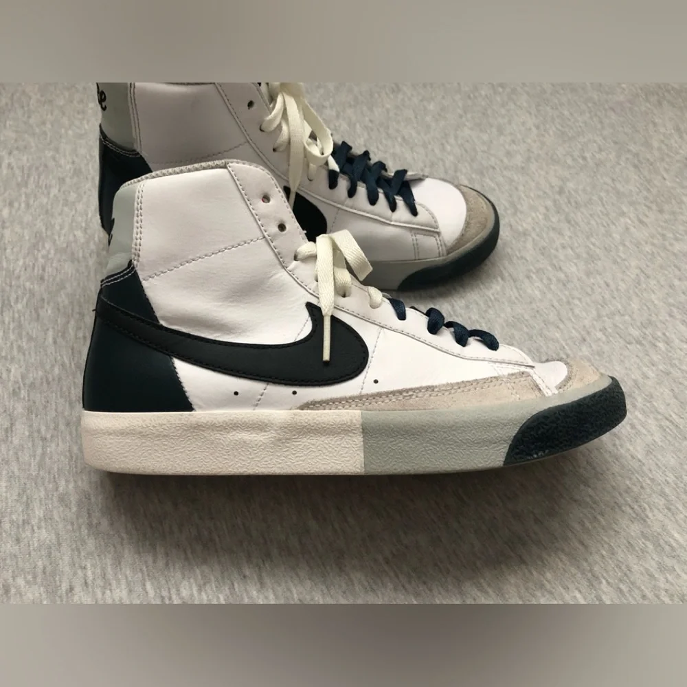 Nike Blazer Mid ‘77 Remix “Split White Spruce” Youth Size: US 5.5Y